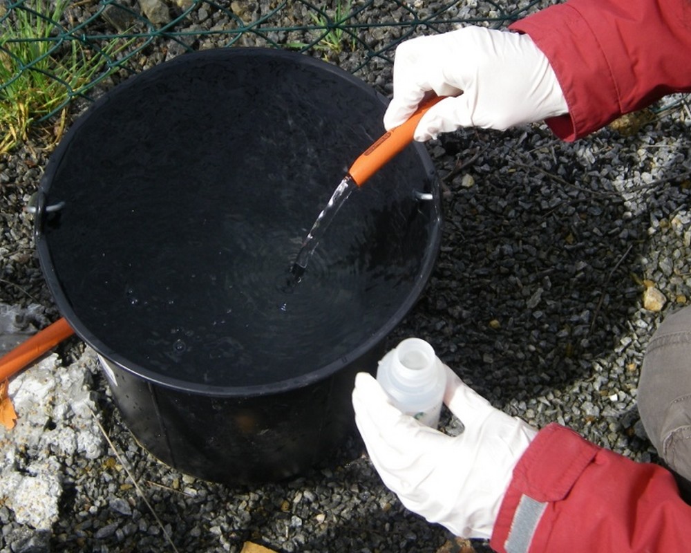 Prélèvement pour suivi métaux sur eaux souterraines